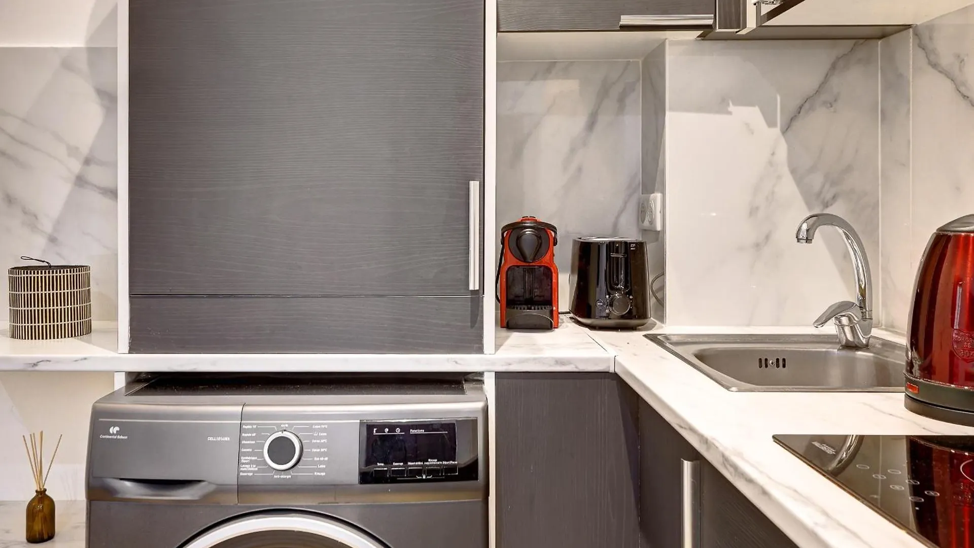 Appartement Elegant Pres Du Jardin Du Luxembourg 파리 프랑스